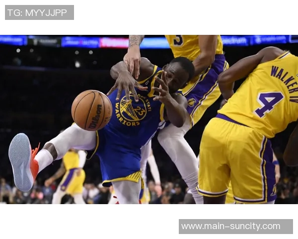 格里芬称詹姆斯无球表现如追梦般灵动持续移动为队友创造机会